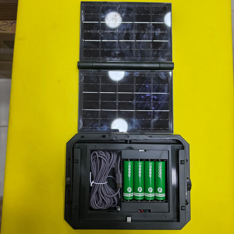 پروژکتور خورشیدی شارژی BL930_100W